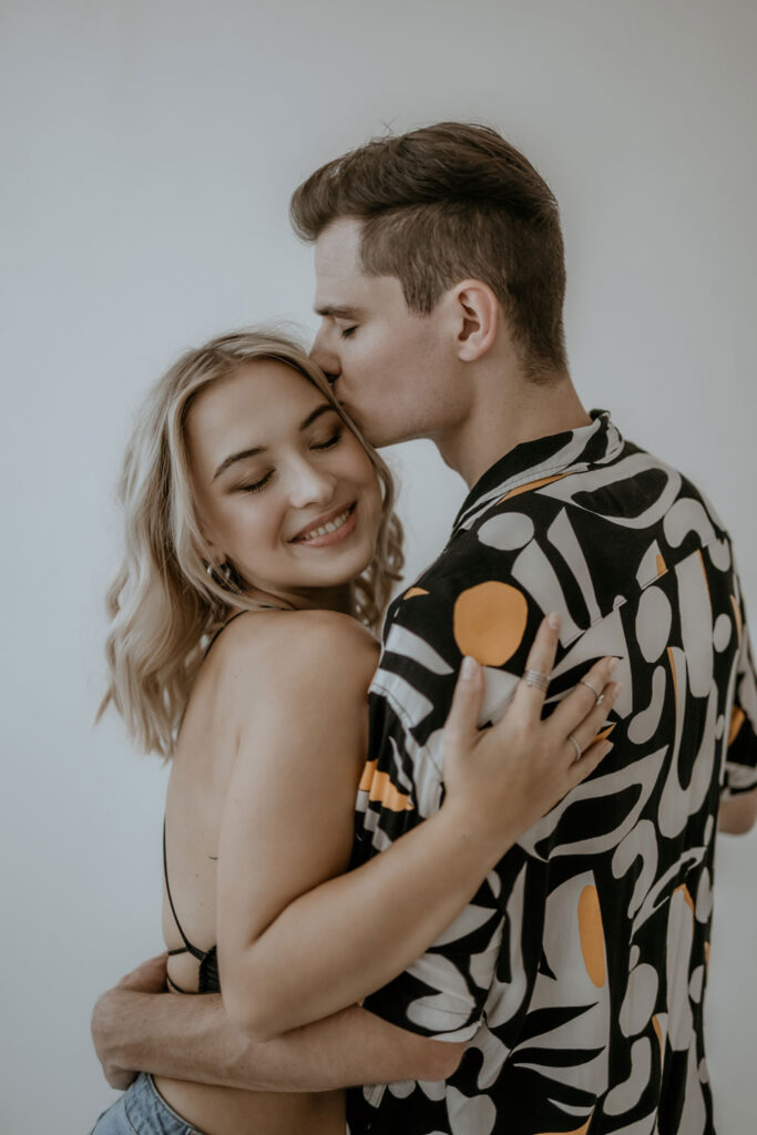 Fotografin in München Oberfranken europaweit Paarfotografie Paarfotografin Paare Paarshooting Paarfotoshooting Fotostudio Tageslichtstudio StriwaStudios Fotoshooting